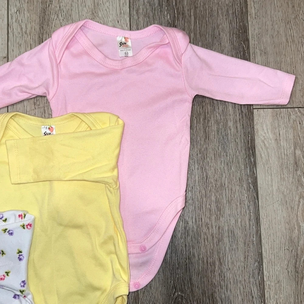 baby girl onesie - Picture 4 of 7